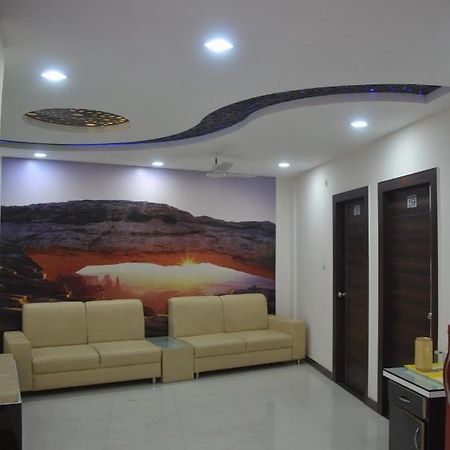 קאנפור Hotel Krishna Galaxy מראה חיצוני תמונה