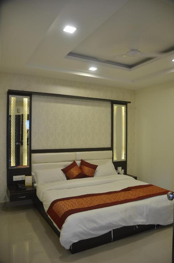 קאנפור Hotel Krishna Galaxy מראה חיצוני תמונה
